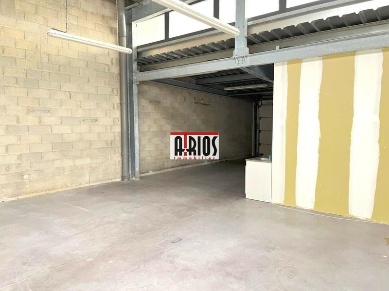 Local d'activité / Entrepôt - 290 m²