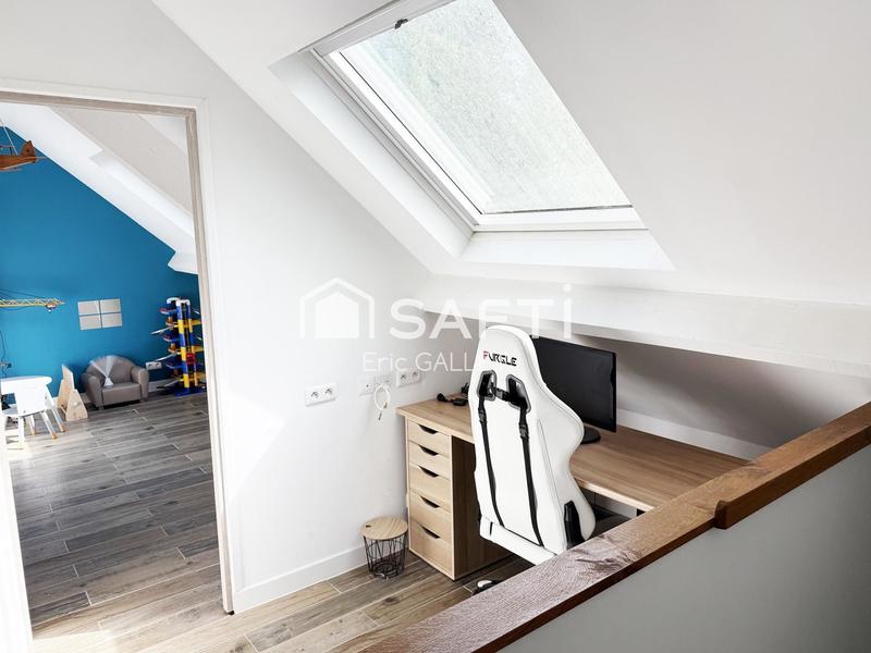 Maison - 241 m² - 9 pièces