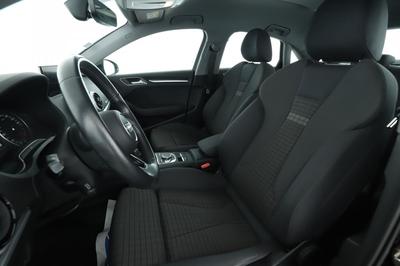 Audi A3 Berline 35 Tfsi Cod Sport s tronic 7 150 ch