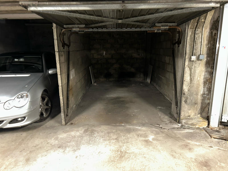 Parking / Garage - 11 m²