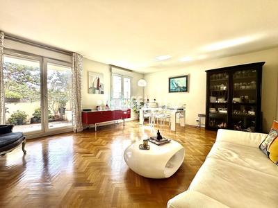 Appartement - 99 m² - 4 pièces