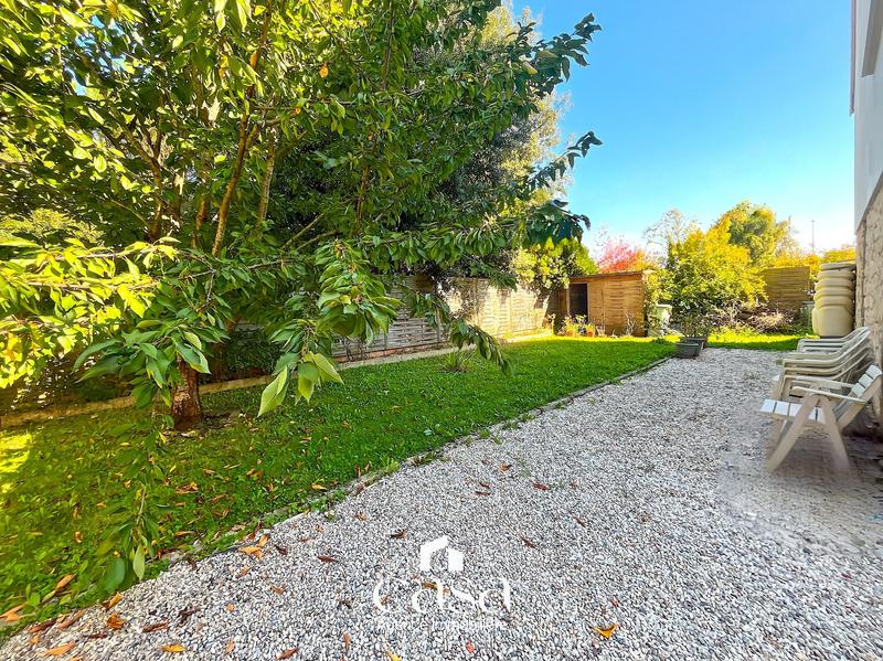 Maison - 220 m² - 10 pièces