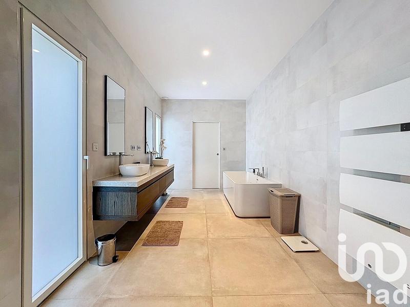 Maison de maîtres - 280 m² - 10 pièces