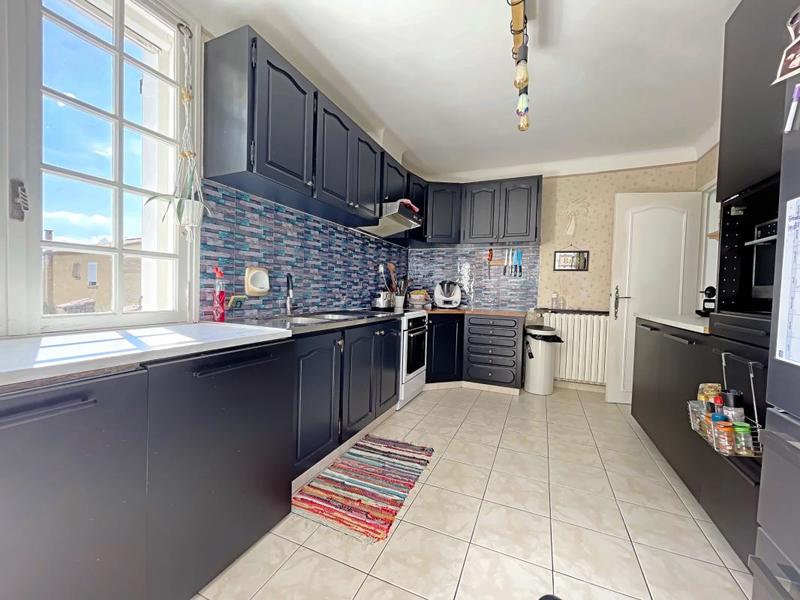 Maison - 176 m² - 9 pièces