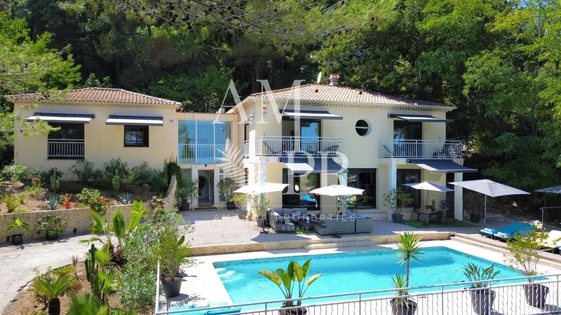 Villa - 380 m² - 8 pièces