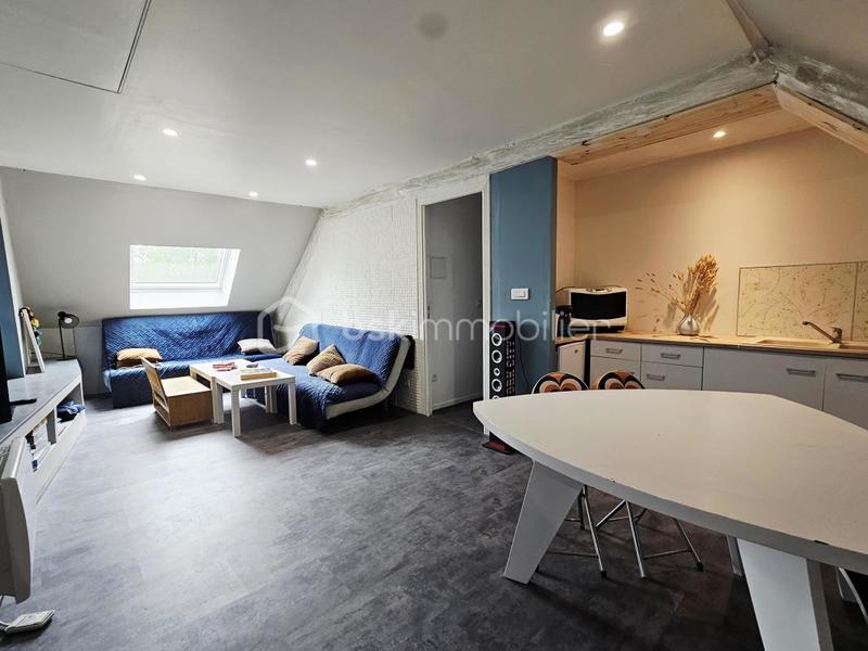 Maison traditionnelle - 250 m² - 8 pièces