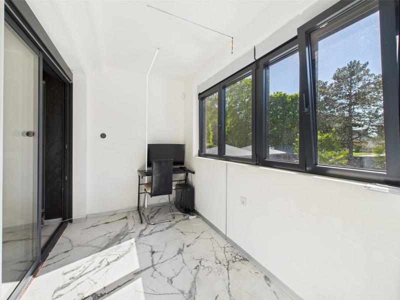 Maison - 255 m² - 9 pièces