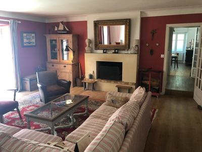 Maison - 251 m² - 10 pièces