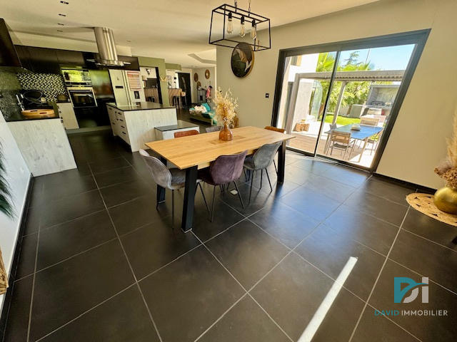 Villa - 220 m² - 7 pièces