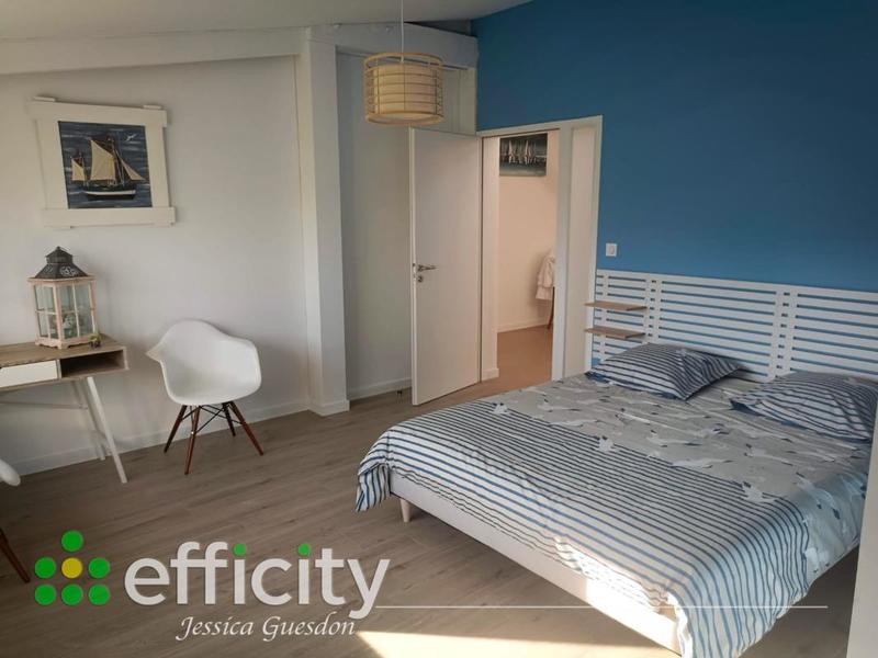 Maison - 270 m² - 11 pièces