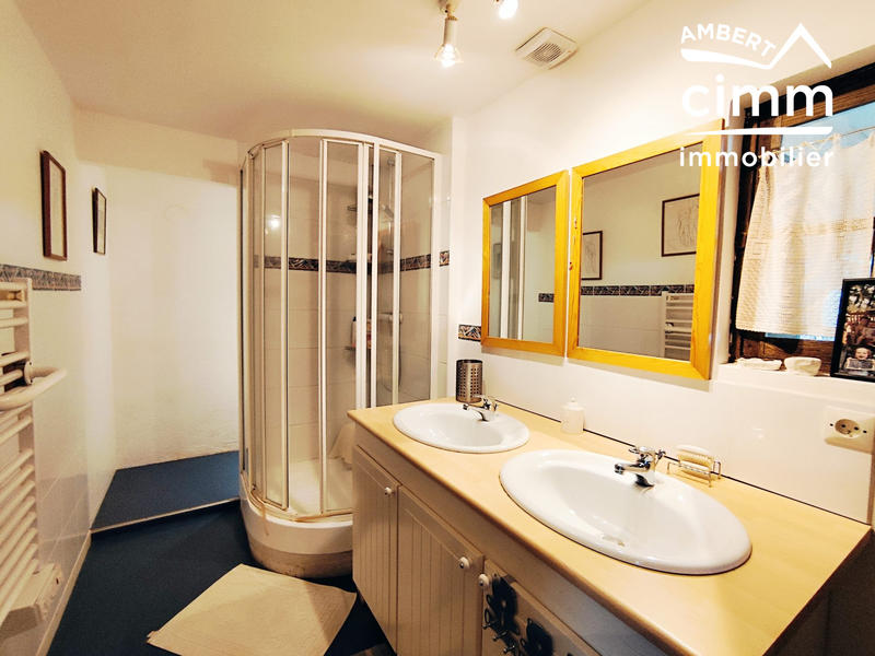 Maison - 265 m² - 21 pièces