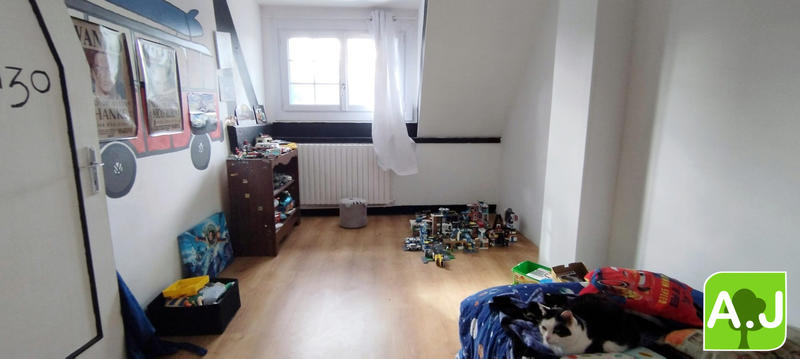 Maison - 104 m² - 4 pièces