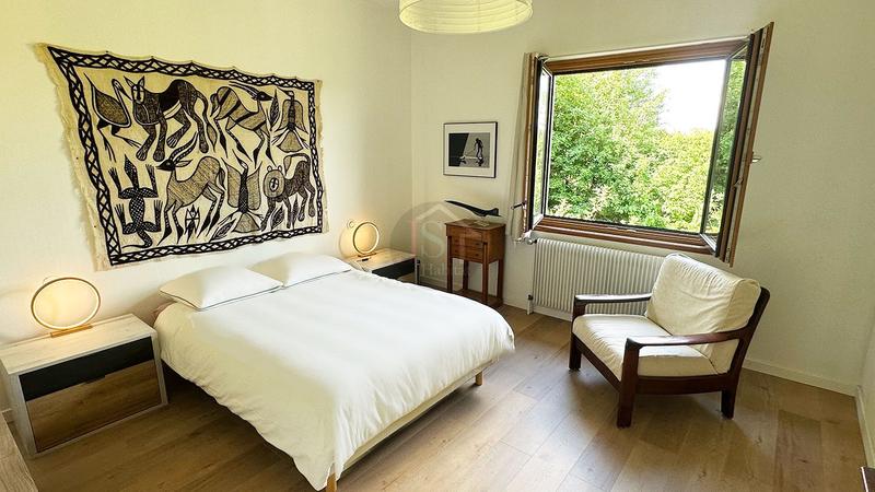 Maison - 237 m² - 6 pièces