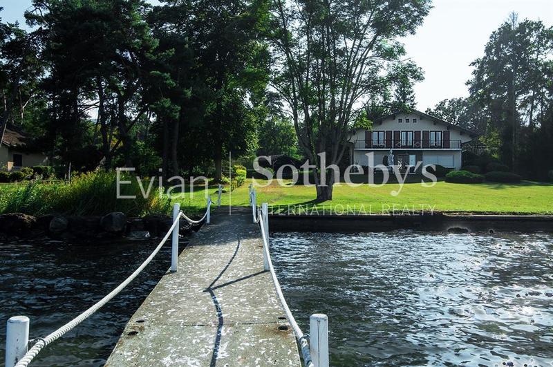 Maison - 220 m² - 7 pièces