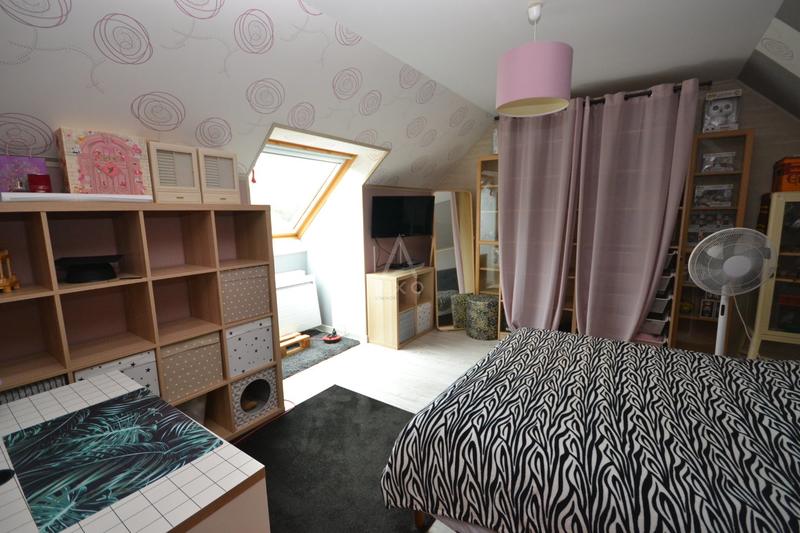 Maison - 235 m² - 10 pièces