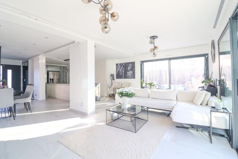 Maison - 187 m² - 4 pièces