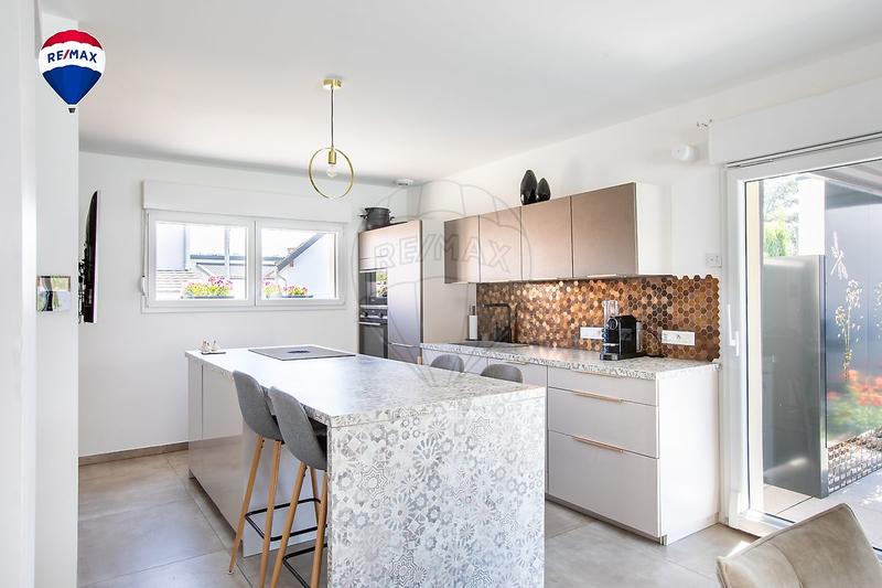 Maison - 127 m² - 5 pièces