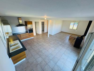 Maison - 92 m² - 5 pièces