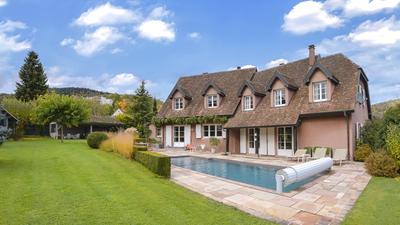 Demeure - 360 m² - 11 pièces