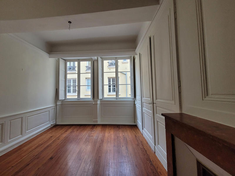 Appartement - 90 m² - 4 pièces