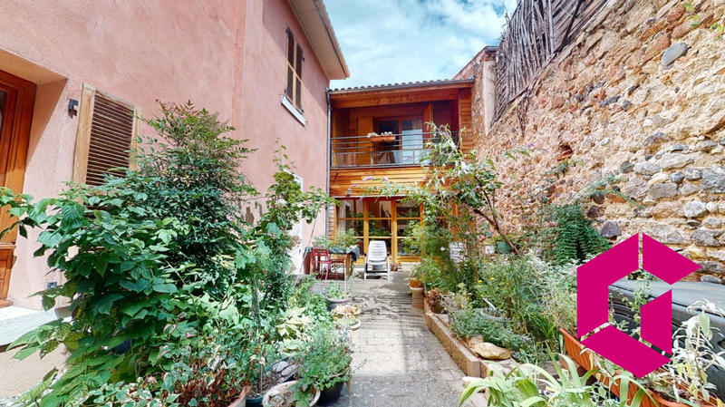 Maison - 177 m² - 7 pièces