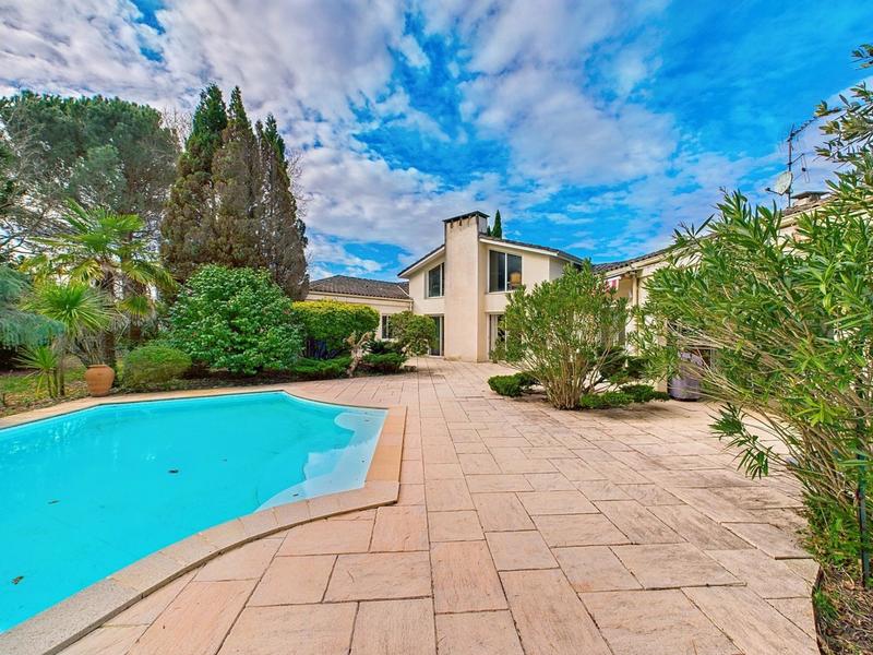 Villa - 245 m² - 7 pièces