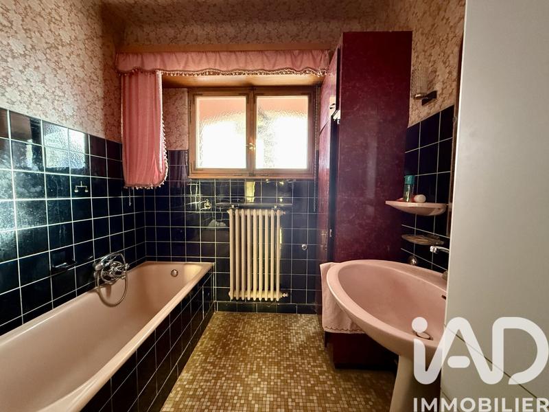 Maison - 210 m² - 8 pièces