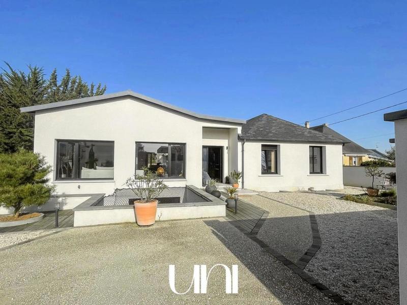 Maison - 222 m² - 6 pièces