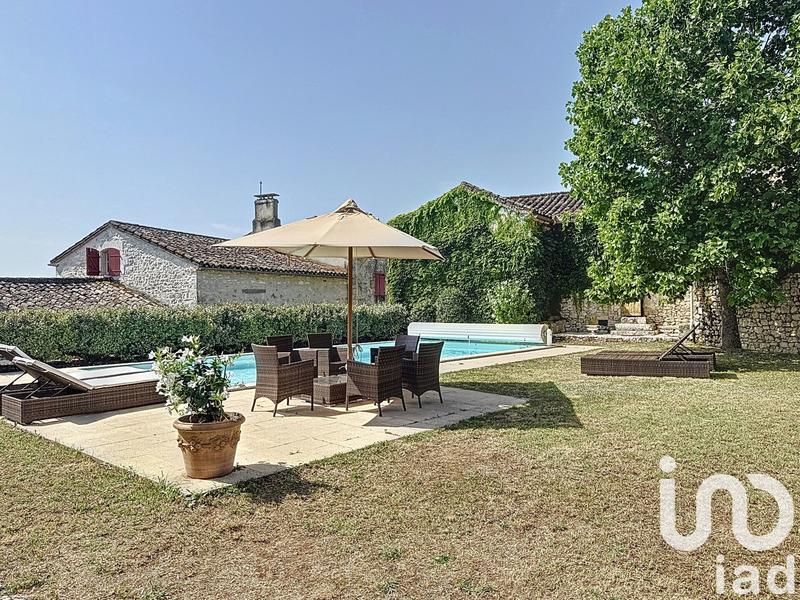 Maison de village - 260 m² - 8 pièces