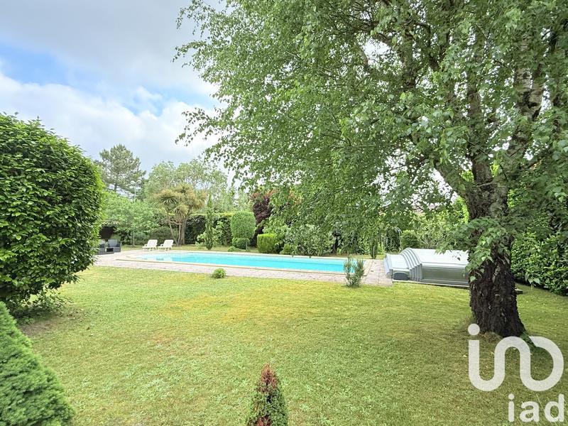 Maison - 206 m² - 7 pièces