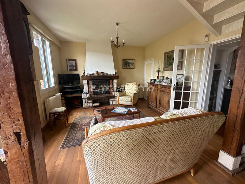 Maison - 104 m² - 6 pièces