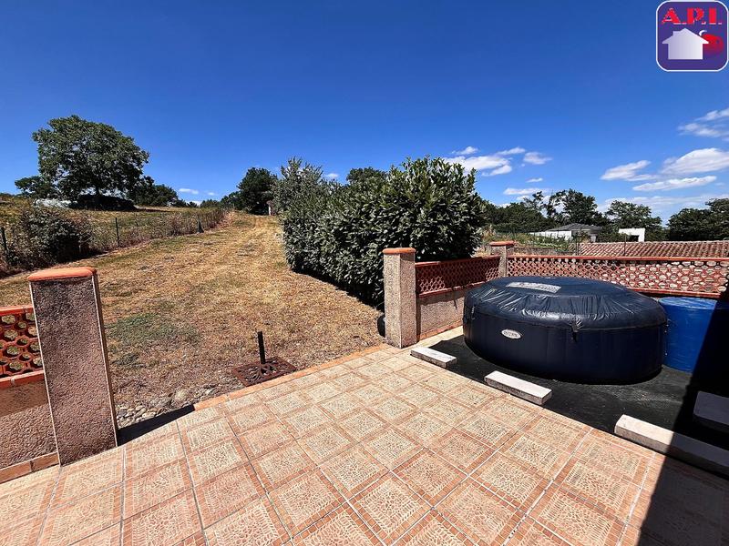 Maison - 220 m² - 5 pièces