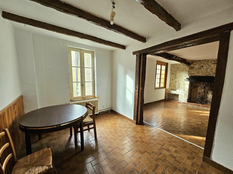 Maison - 216 m² - 9 pièces