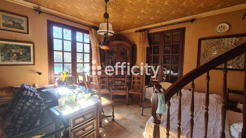 Maison - 200 m² - 5 pièces