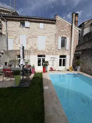 Maison - 215 m² - 6 pièces