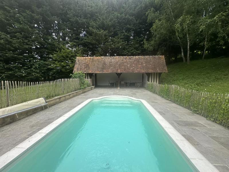 Maison - 420 m² - 12 pièces