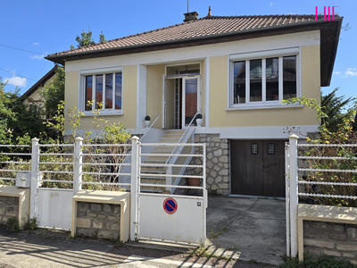 Maison traditionnelle - 85 m² - 3 pièces