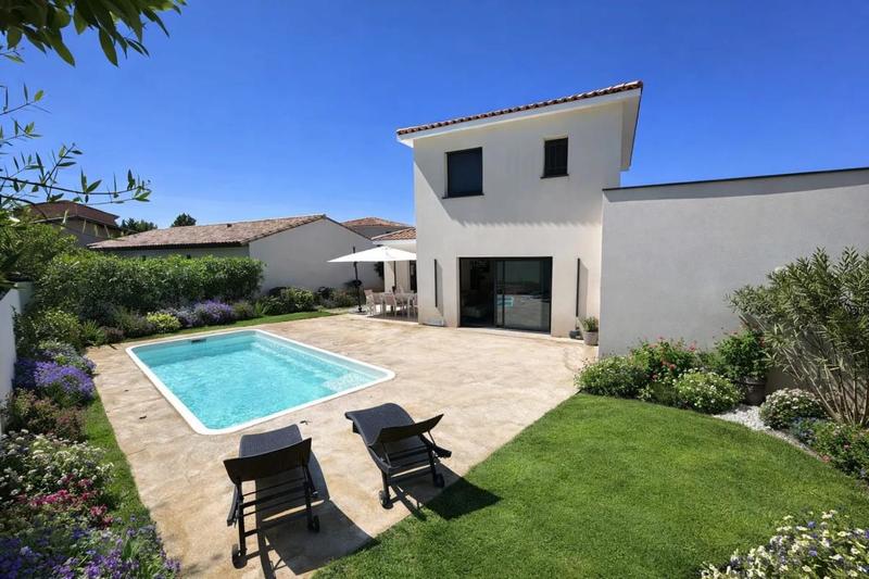 Maison - 99 m² - 5 pièces