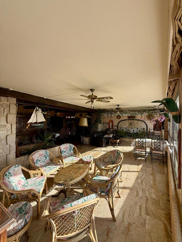 Appartement - 205 m² - 5 pièces