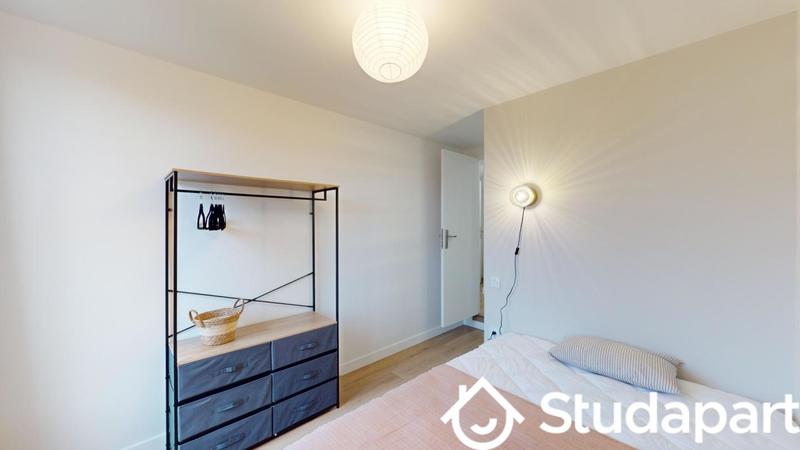 Chambre - 11 m² - 1 pièce