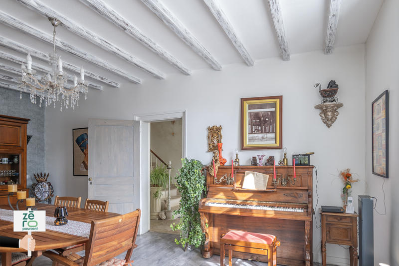 Maison - 219 m² - 6 pièces