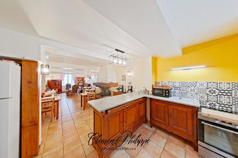 Maison - 177 m² - 6 pièces