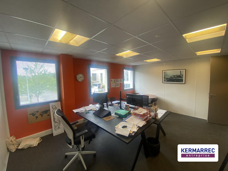Bureau - 451 m²
