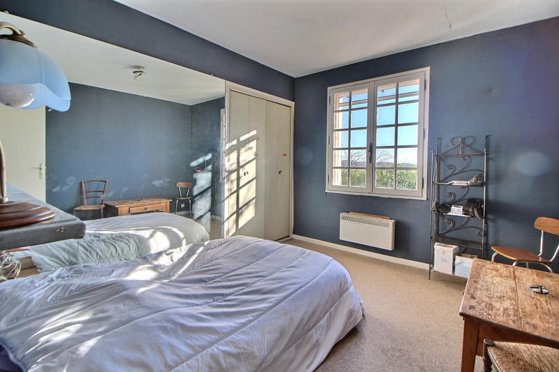 Maison - 303 m² - 8 pièces