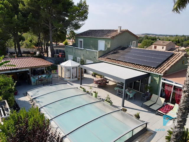 Villa - 215 m² - 8 pièces