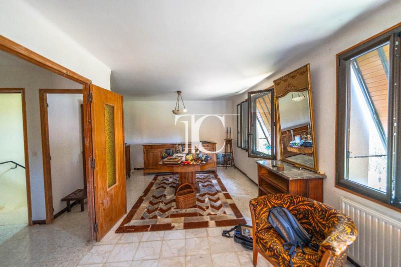 Maison - 141 m² - 6 pièces