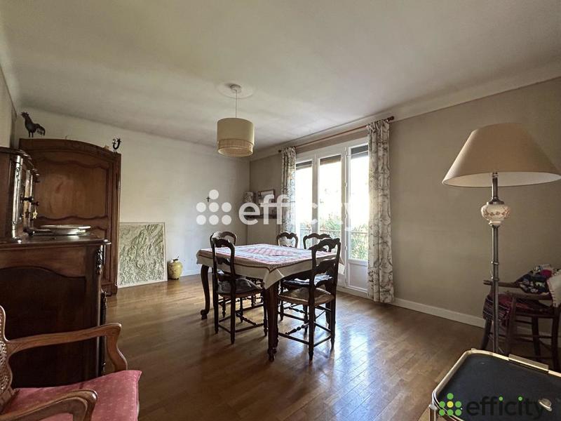 Maison - 219 m² - 10 pièces