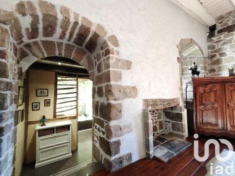 Maison - 300 m² - 16 pièces