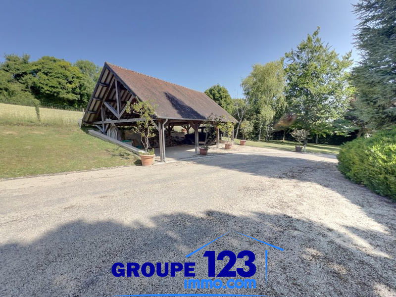 Maison - 373 m² - 8 pièces