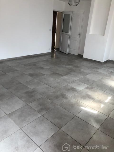 Maison - 255 m² - 3 pièces